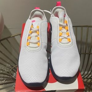 Women’s Nike Air Max Motion 2